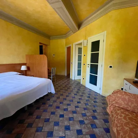 Corte Della Vittoria アパートホテル パルマ